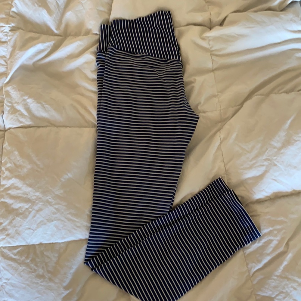 Super cute regular length Olympia leggings in perfect condition